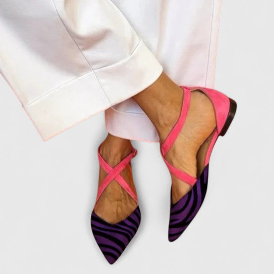 Kira | Bailarina Elegante con Tiras