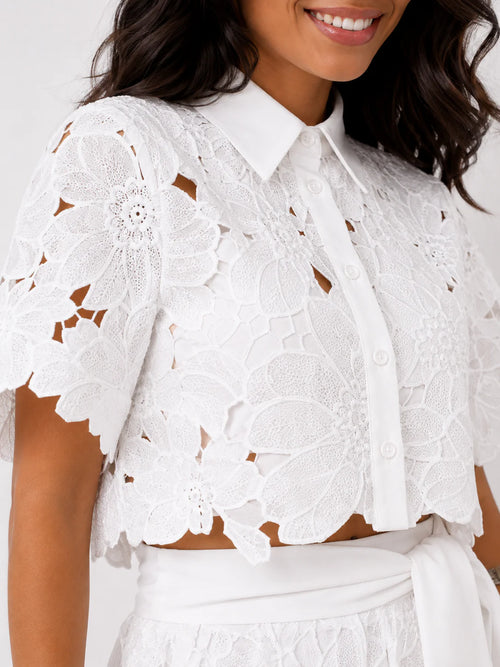Alba | Conjunto elegante calado con cinturón