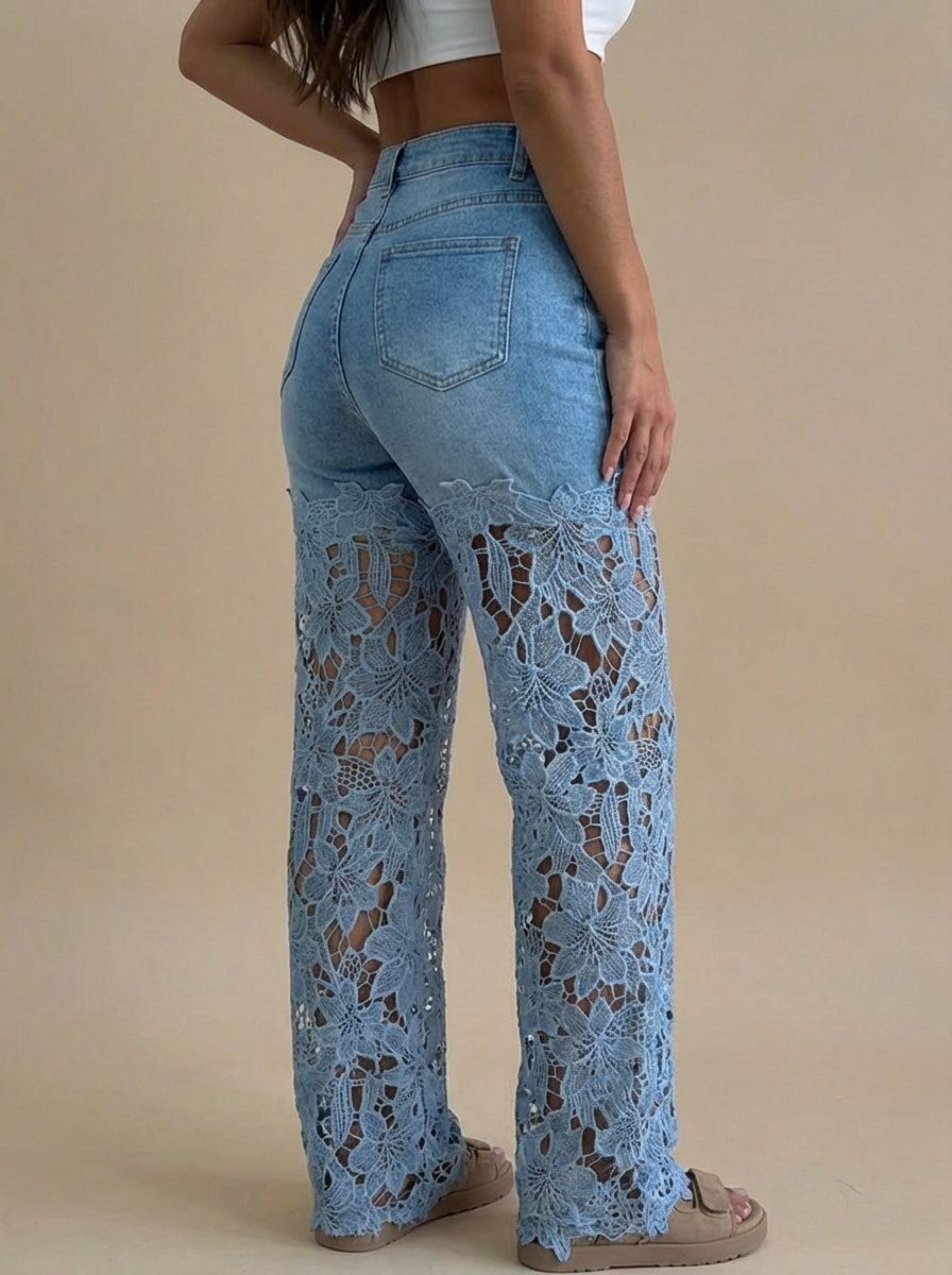 AURORA | Jeans elegantes con encaje floral